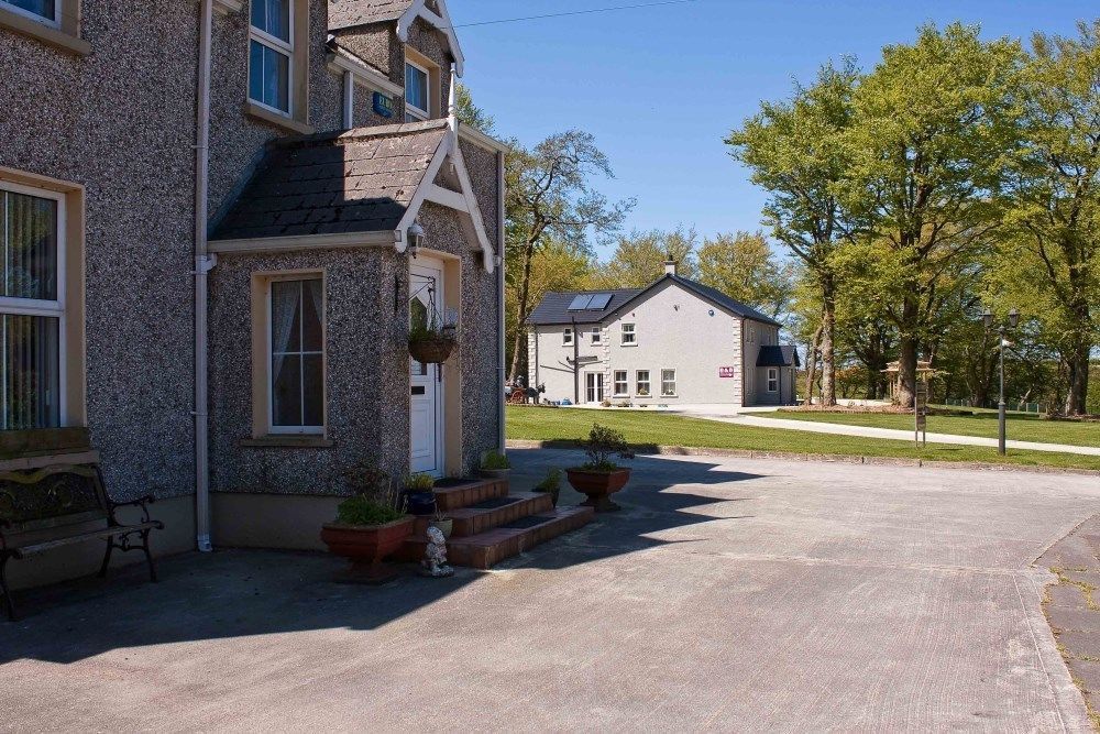 Groarty House/Manor Hotel Londonderry Exterior photo